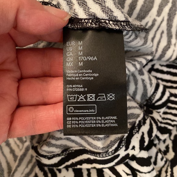 H&M black/white zebra striped dress size medium - Picture 8 of 8